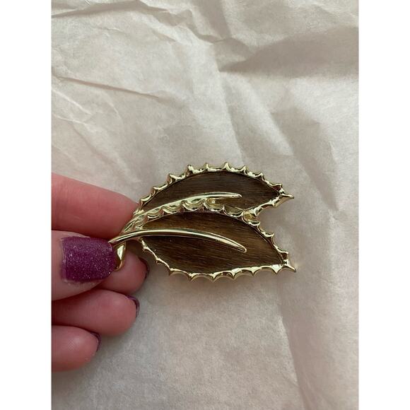 Vintage Sarah Coventry Wooded Gold‎ Tone Leaf Brooch - Picture 4 of 6